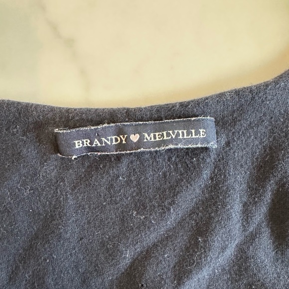 Brandy Melville Gina Top - Picture 4 of 4